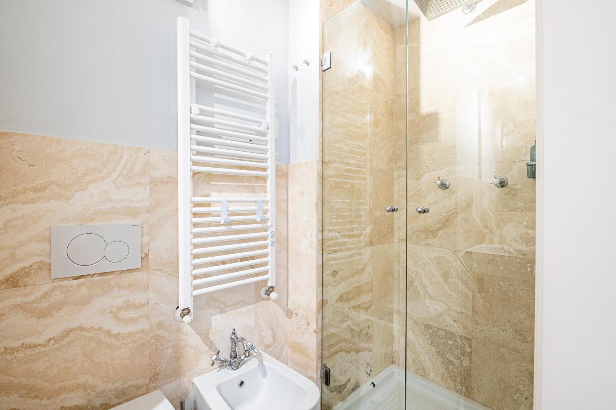 Suite In Pz. Michelangelo: Due Camere Con Due Bagni Флоренция Экстерьер фото
