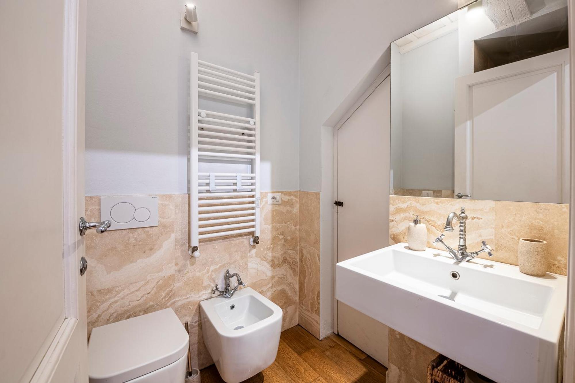 Suite In Pz. Michelangelo: Due Camere Con Due Bagni Флоренция Экстерьер фото