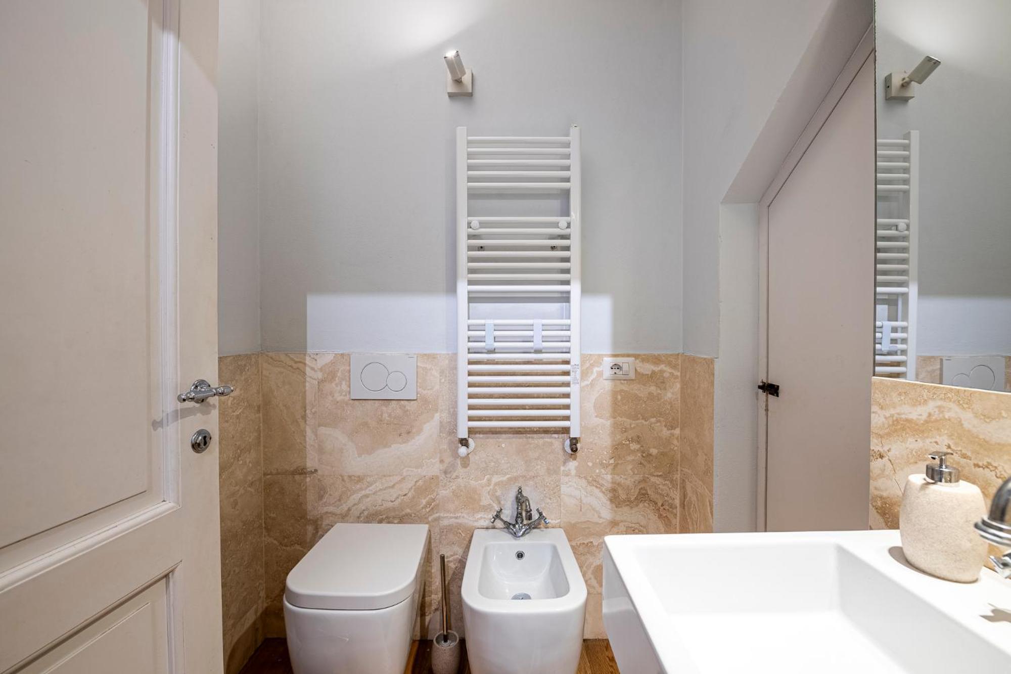 Suite In Pz. Michelangelo: Due Camere Con Due Bagni Флоренция Экстерьер фото