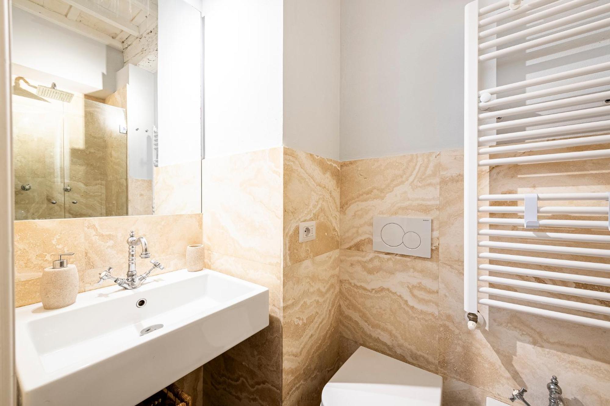 Suite In Pz. Michelangelo: Due Camere Con Due Bagni Флоренция Экстерьер фото