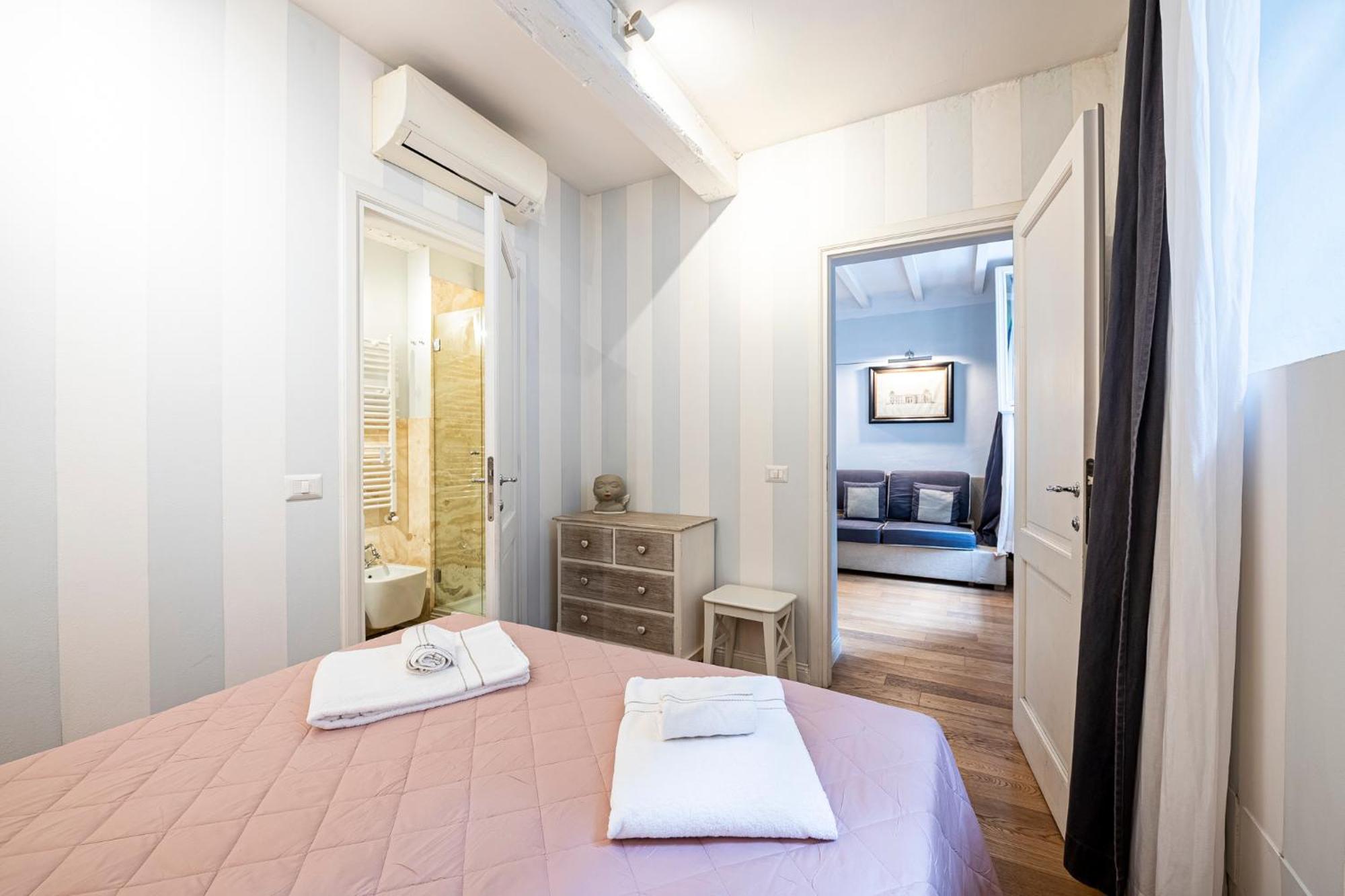 Suite In Pz. Michelangelo: Due Camere Con Due Bagni Флоренция Экстерьер фото